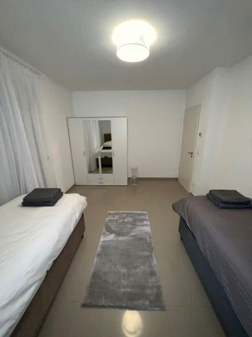 Luxus-doppelhaushaelfte Im Ruhigen Blumenviertel Appartement Berlijn